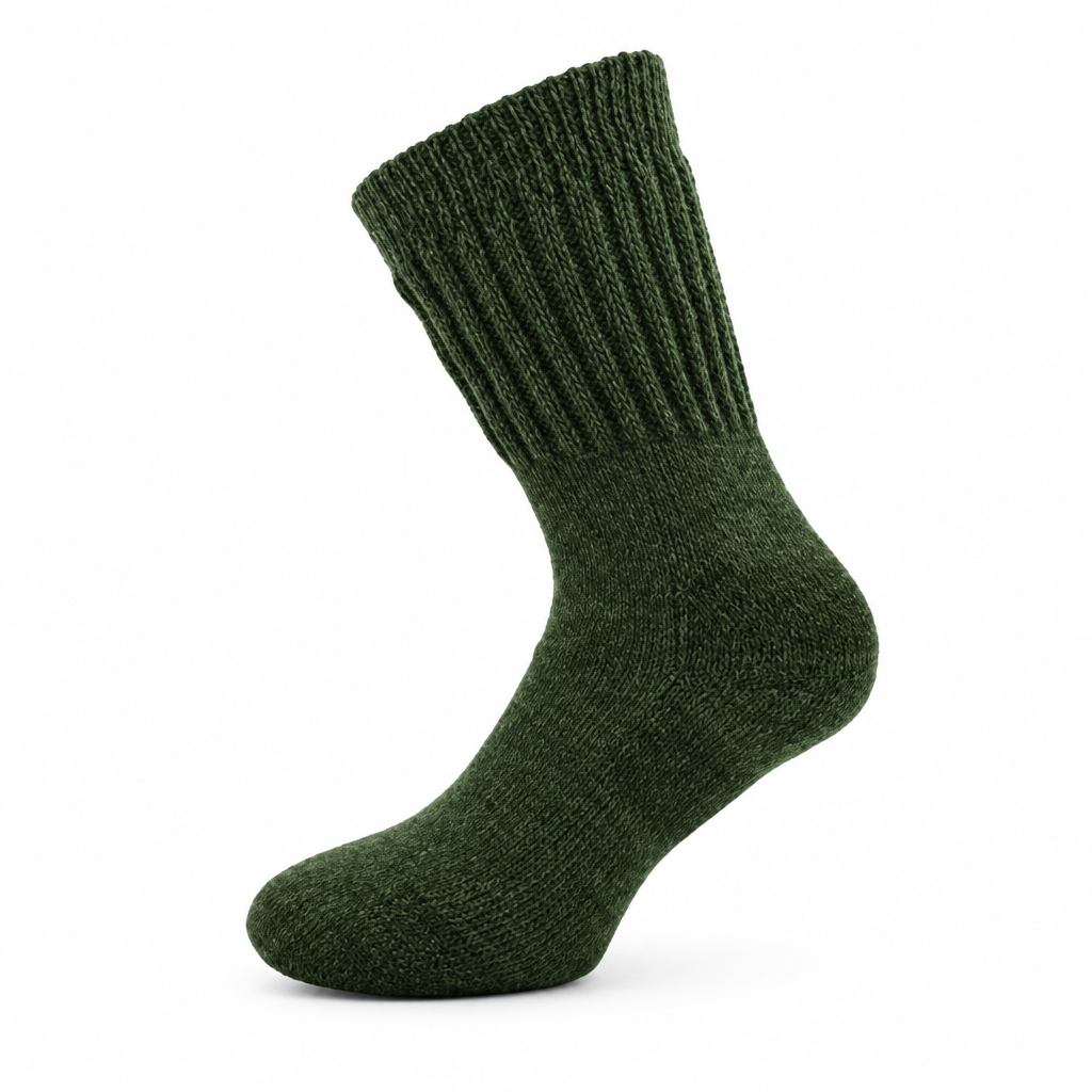 Grüne Socke auf weißem Hintergrund