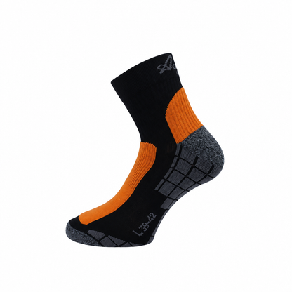Produktsocke Schwarz-Orange mit weißem Hintergrund